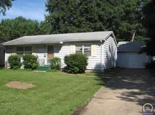 1718 SW Shunga Dr, Topeka, KS 66611