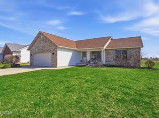 112 Parkview Dr, Jackson Center, OH 45334