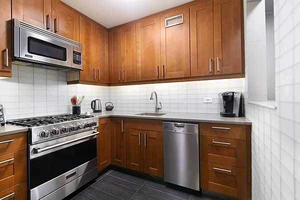 Rented by Brown Harris Stevens | media 15