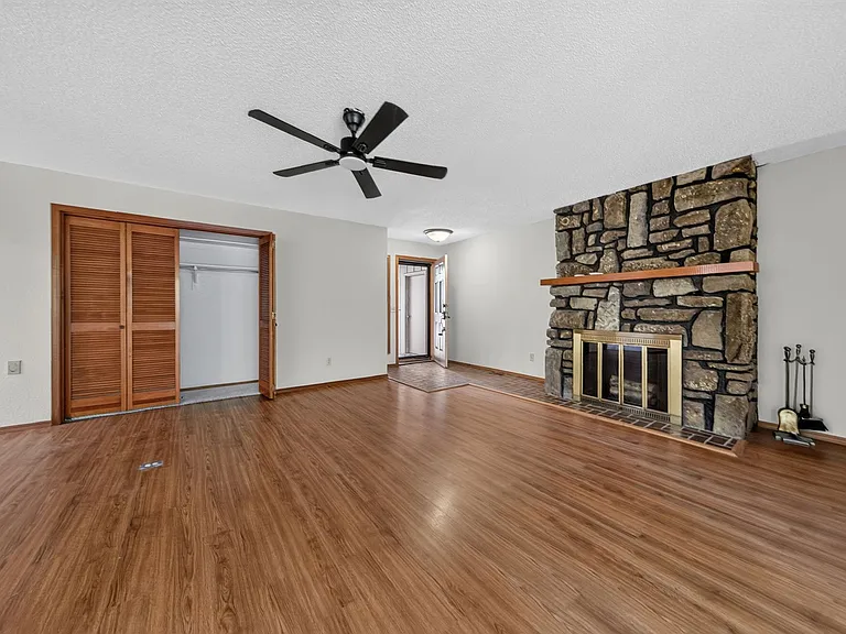 3 Joanie Ln — Photo 26