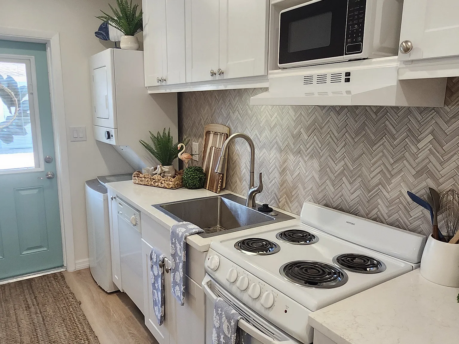 1 bed, 700 sqft, $1,700 — Photo 4