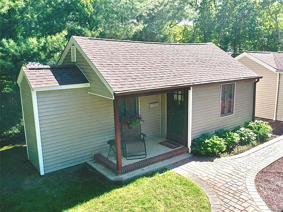 3rd image of 23 Winston Dr