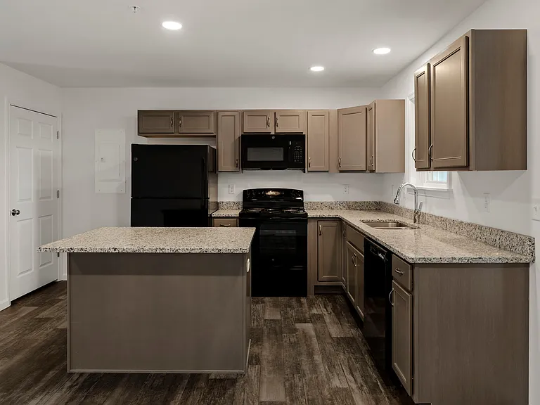 Towns Edge Apartments — Photo 40