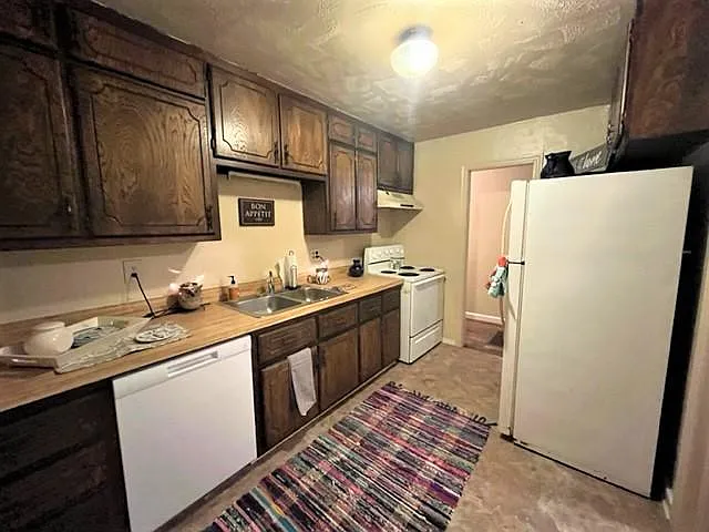 205 E Marshall Dr — Photo 4