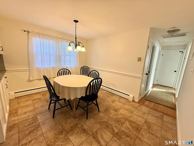 24 Dean Dr — Photo 4