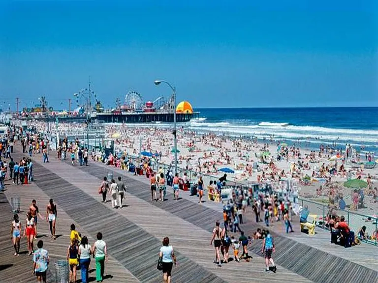 Steps to boardwalk and beach