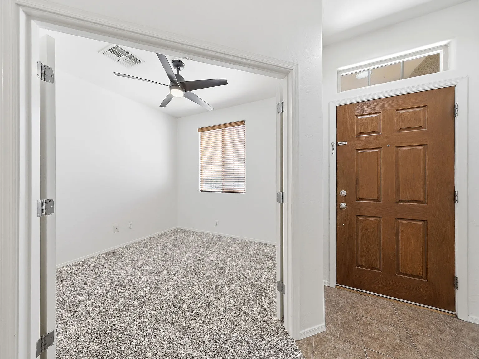 4 Beds, 2 Baths, Den/Office, Updated Move in Ready! — Photo 3