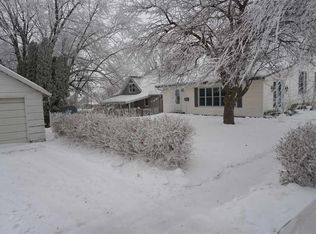 110 E Jayne St, Lone Tree, IA 52755