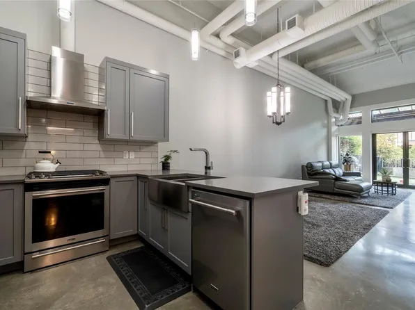 2049 Country Club Way #108, Langford, BC V9B 0H8