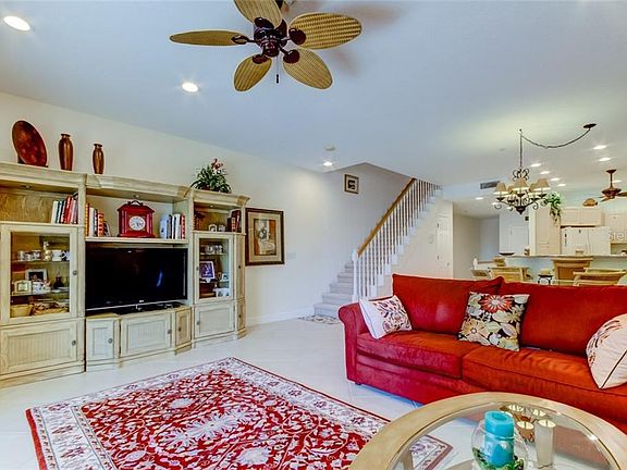 4th image of 11555 Gulf Blvd #15
