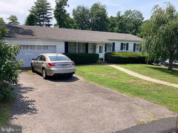 25 S 25th St, Pottsville, PA 17901