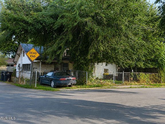 4th image of 1845 Park St #1849