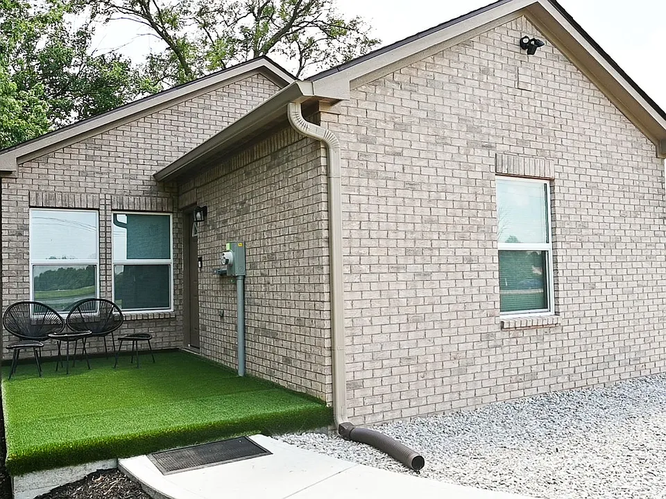 8759 E East County Rd #B-200N