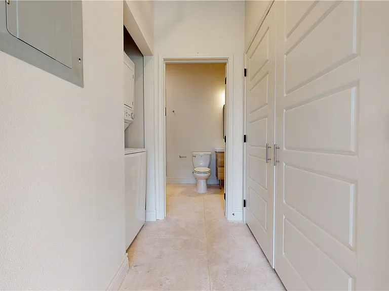 305 W 27th St #227 — Photo 11