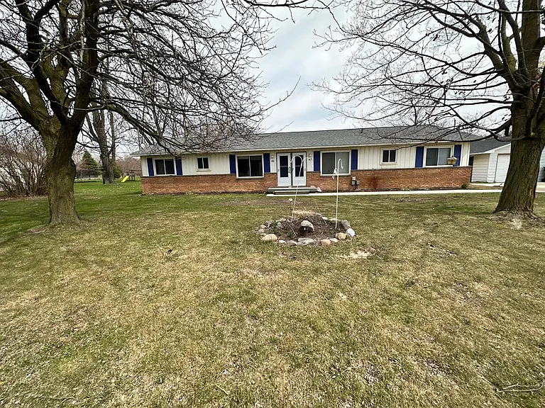 476 N Burkhart Rd — Photo 5