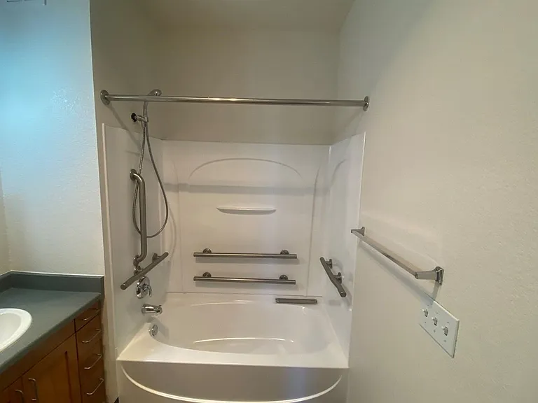 Miley Gardens at Eastmont- 55+ Senior Affordable Community — Photo 12