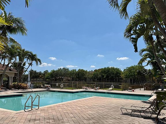 4th image of 2560 Centergate Dr APT 102