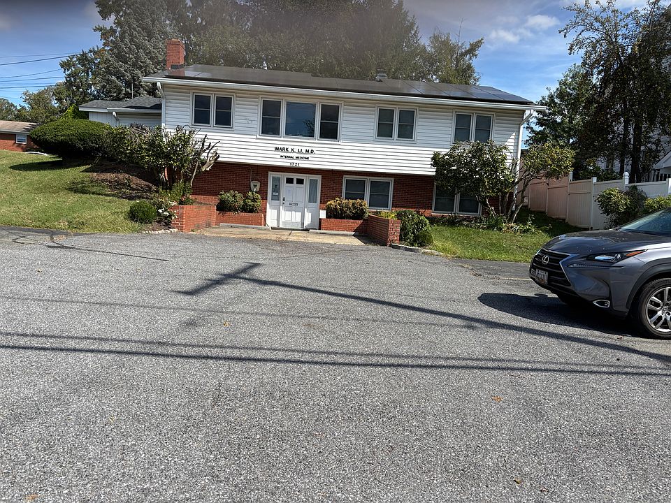 2nd image of 1721 University Blvd W