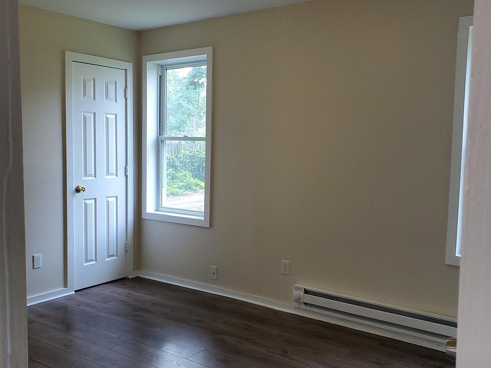 1st image of 10 122nd St #1