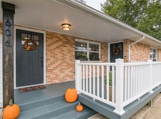 606 S Main St, Troy, IL 62294