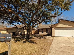 2106 Ridge Hollow Dr, Houston, TX 77067