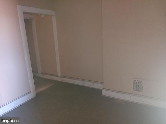 2nd image of 516 N Franklintown Rd