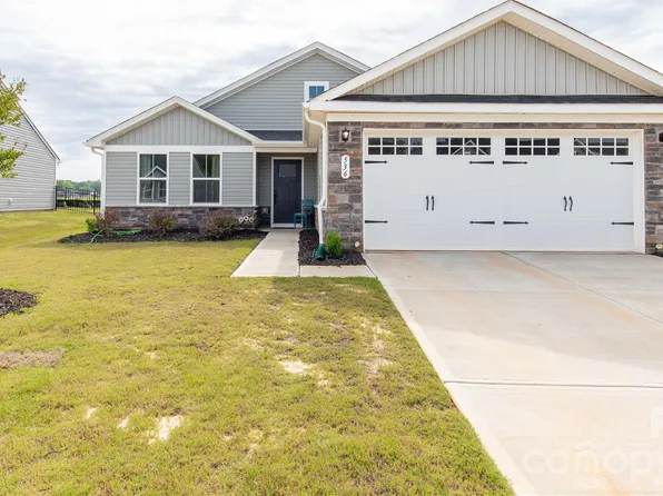 536 Nesbe St, Lancaster, SC 29720