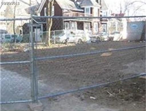 1st image of 245 Green St