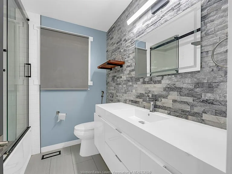 2823 Garvey Cres — Photo 15