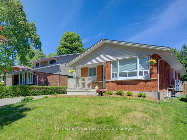 136 Dunsmere Dr, Kitchener, ON N2E 1V7