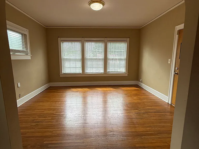 1911 Roanoke Ave #4 — Photo 6