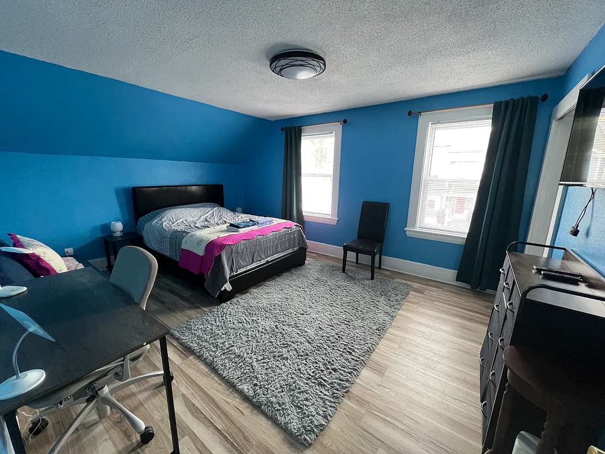 Building Photo - 84 River St #R