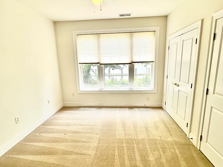 955 Bolling Ave #103 — Photo 14