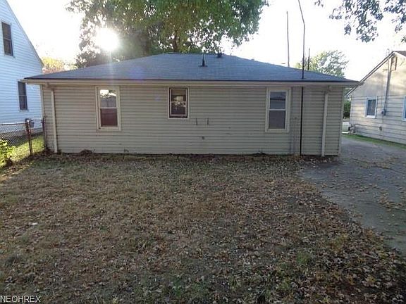 4th image of 361 Wesley Ave