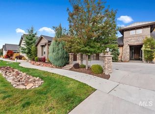 9690 W Tributary Ln, Garden City, ID 83714