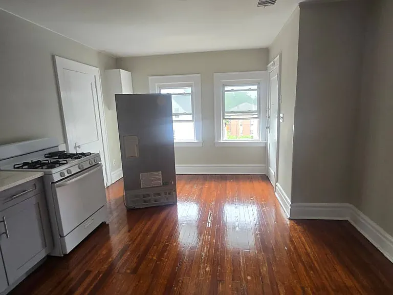 963 Grove St #3 — Photo 3