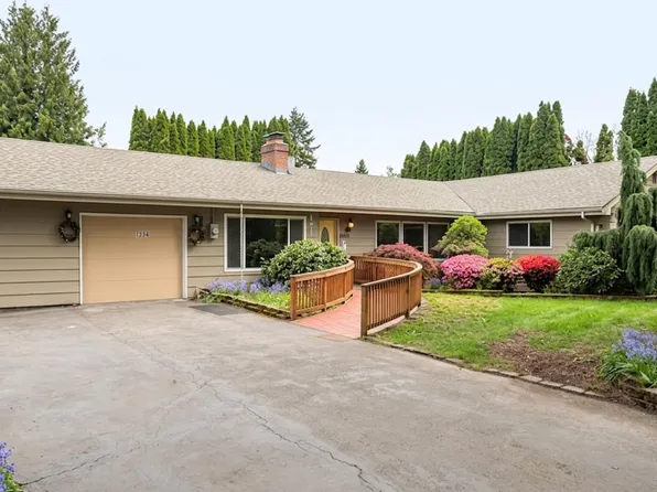 1536 Maple Ln, Kent, WA 98030