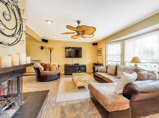 1 Meadowlark Ln, Huntington, NY 11743