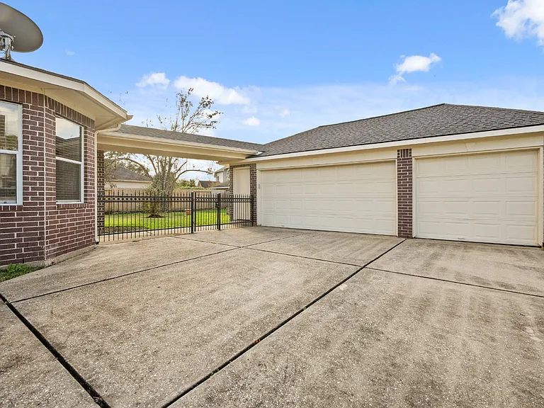 308 Meadow Trail Ct — Photo 7