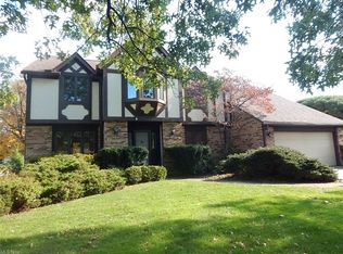 9921 Spearhead Dr, Brecksville, OH 44141
