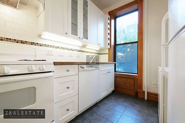 Rented by ZealEstate Group Inc | media 48