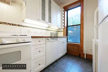 Rented by ZealEstate Group Inc