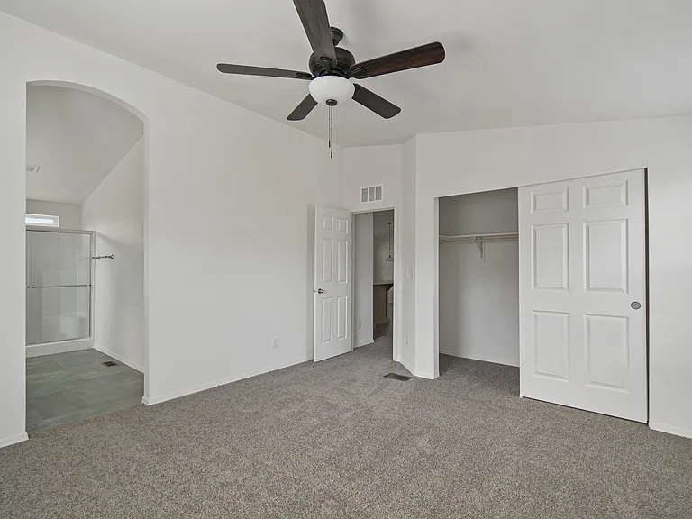 8601 N 71st Ave — Photo 23