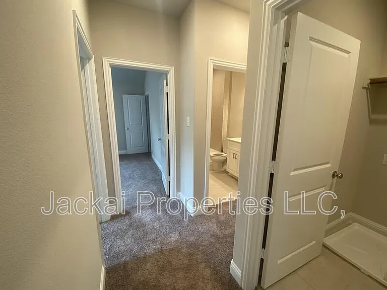 801 Ponds Edge Ln — Photo 19