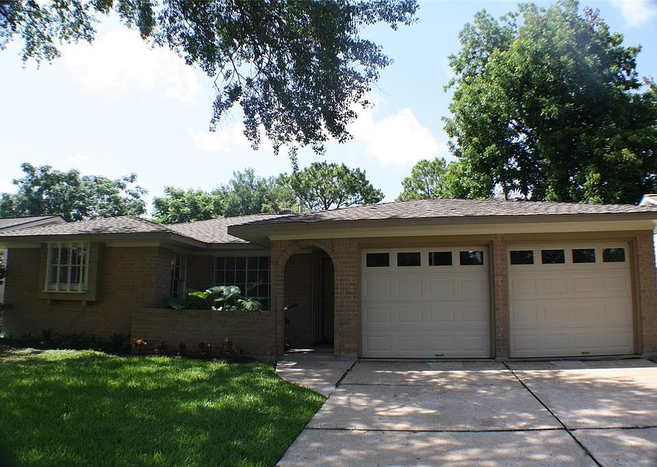1st image of 10006 Antrim Ln