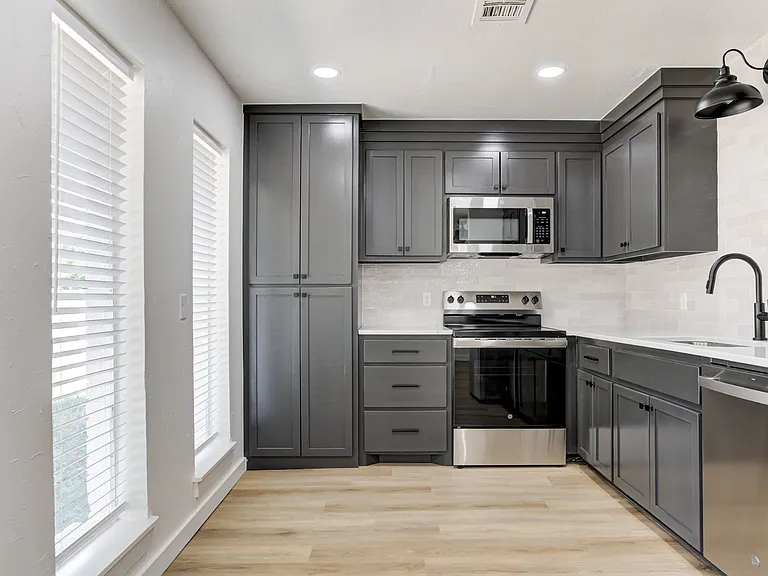 2212 Donna Dr — Photo 11