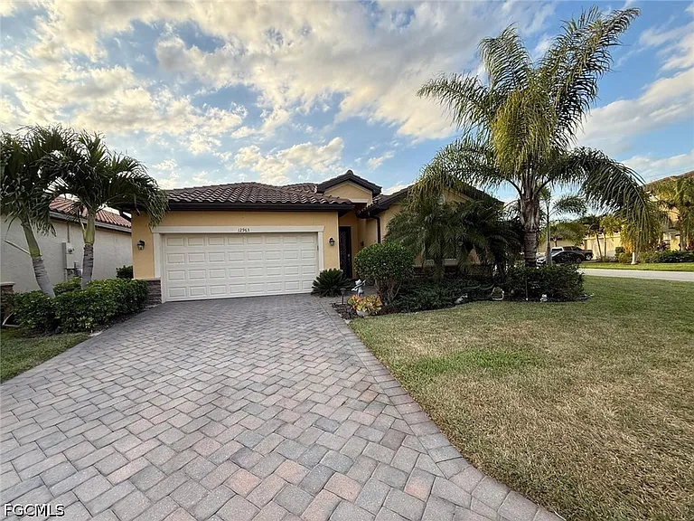 12963 Pemberton Way — Photo 2