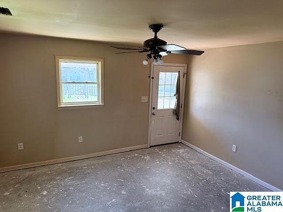 3rd image of 932 9th St