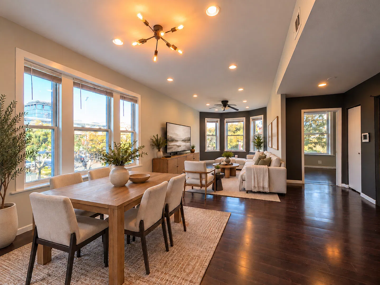 3 bed, $2,500 — Photo 2