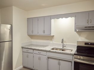 409 W Mondamin St APT 7, Minooka, IL 60447